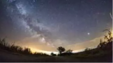 Lir meteor yağmuru 'yeni ayla' buluşacak: Saatte 15 yıldız kayması görülebilir