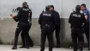 Yardım alamadı, kendini yakmaya kalktı