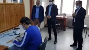 Güce Halk Eğitim Merkezi'nde maske üretimi