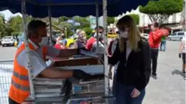 Büyükşehir Alanya'da maske dağıttı