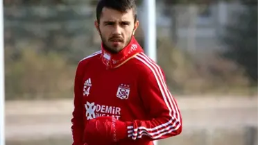 Emre Kılınç, gelecek sezon Sivasspor'da olmayacağını söyleyerek G.Saray'a gideceğini işaret etti
