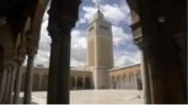 Tunus'taki Zeytune Camisi Başimamı: 'Teravih namazlarının kılındığı evler Allah'ın ismiyle...