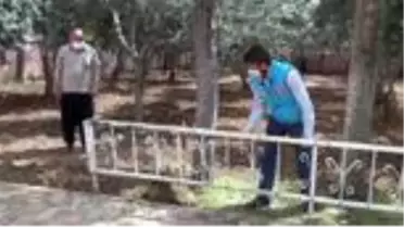 Vefa Sosyal Destek Grubu, camiye ait bahçeyi çapaladı