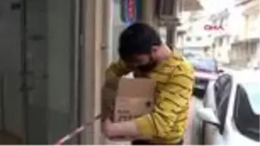 Yolda bulduğu yaralı kuşun tedavisini yaptırıp korumaya aldı