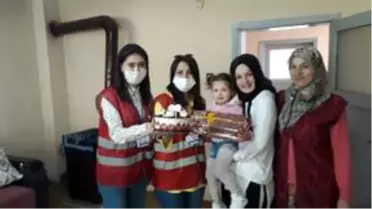 Vefa ekiplerinden 3 yaşındaki çocuğa doğum günü sürprizi
