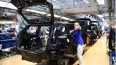 Avrupa'nın en büyük araç fabrikasında üretim yeniden başladı
