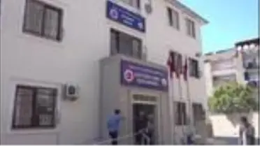 Bağcılar'da bir evde parti düzenleyen 10 kişi gözaltına alındı (2)