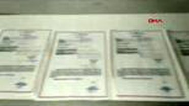 SAHTE SEYAHAT İZİN BELGESİ İLE YOLCULUK YAPAN 10 KİŞİ POLİS DENETİMİNDE YAKALANDI