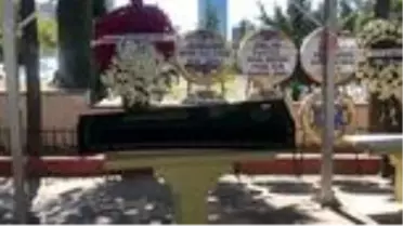 Bülent Ersoy'un annesi son yolculuğuna uğurlanıyor