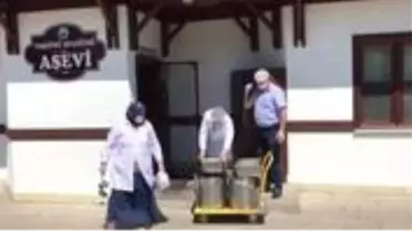 Başkan Çatal, 'Her gün 350 aileye iftar yemeği veriyoruz'