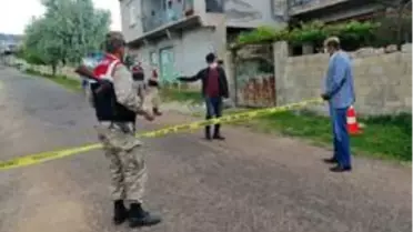 Besni CHP'den ihtiyaç sahiplerine maske ve gıda yardımı