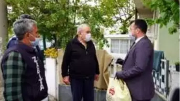 Evden çıkamayan yaşlı kadına doğum günü sürprizi