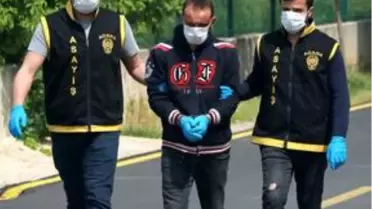 Adana'da park halindeki aracı çalmak isteyen iki şüpheli tutuklandı