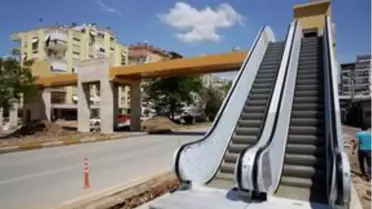 Kızılırmak Caddesi'ndeki yaya üst geçidi haziranda tamamlanacak