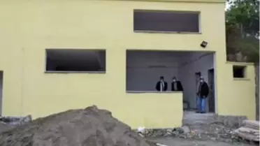 Belediye eski dükkanları tadilat yaptırıyor