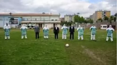 Şampiyon kadronun formalarıyla sokağa çıkıp dezenfekte yapmışlardı...Ödül gecikmedi