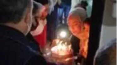 Bağlar Belediyesinden sokağa çıkamayan amca ve yeğene doğum günü sürprizi