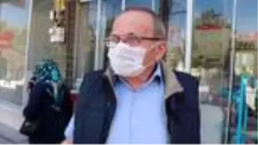 Burdur'da yaşlılar sokaklara akın etti
