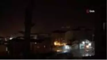 Hakkari'de şiddetli fırtına çatıları uçurdu