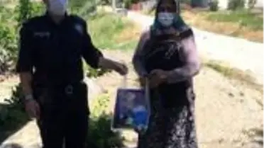 Selendi polisi anneleri unutmadı