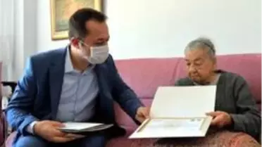 Vali Şentürk'ten 100 yaşını geçen 4 anneye ziyaret