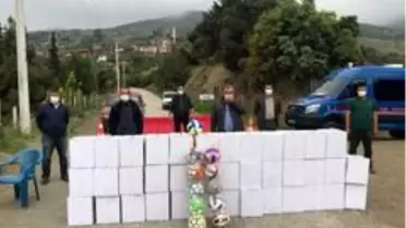 Muhtarlardan karantinaya alınan mahalleye gıda desteği