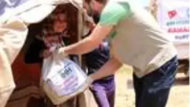 Afrin'de, 20 bin sivile ramazan için gıda yardımı