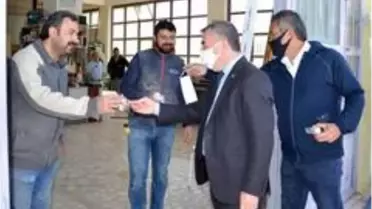 Başkan Özdemir sanayi esnafına dezenfektan ve maske dağıttı