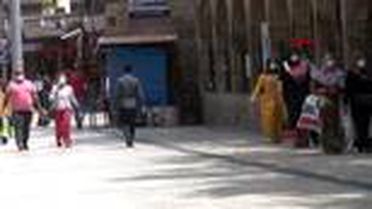 Şanlıurfa'da cadde ve sokaklarda yoğunluk