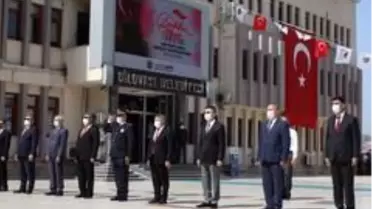 Dilovası'nda 19 Mayıs sosyal mesafeli törenle kutlandı