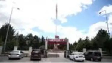 Şehit yakınları kabirleri ziyaret etti