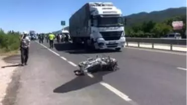 Tırla çarpışan motosikletteki karı koca öldü
