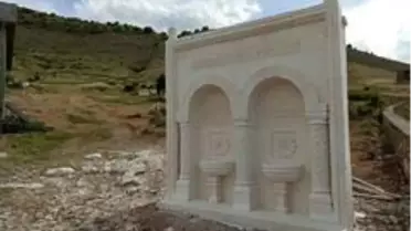 Ölen babası ve eşi için mezarlığa çeşme yaptırdı