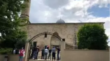 6 asırlık camide aylar sonra ilk cuma coşkusu