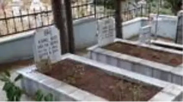 Irkçı katliamın 27. yılında kabirleri başında anıldılar