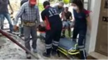 BURSA Başına 3'üncü kattan tahta düşen inşaat işçisi yaralandı