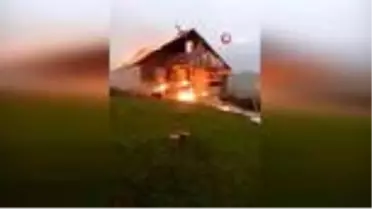 Yaylada yıldırım düşen ev kullanılamaz hale geldi