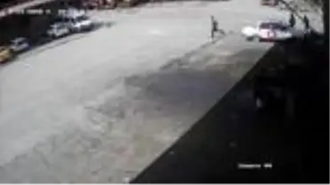 İzmir'de otomobilin LPG tankı böyle patladı: 2 ağır yaralı