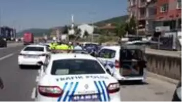 'Dur' ihtarına uymayan sürücünün çarptığı polis memuru şehit oldu