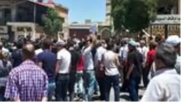 Esed'in başı ekonomik dertte, halk yiyecek sıkıntısı çekiyor