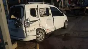 Konya'da tır ve hafif ticari araç çarpıştı: 1 yaralı
