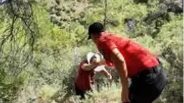 Ormanlık alanda kaybolan tatilciyi JAK Timi buldu
