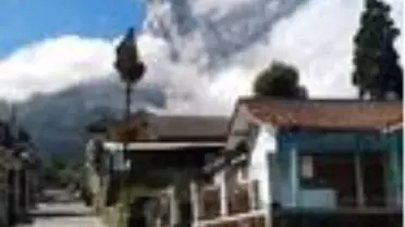 Endonezya'da yanardağda patlama