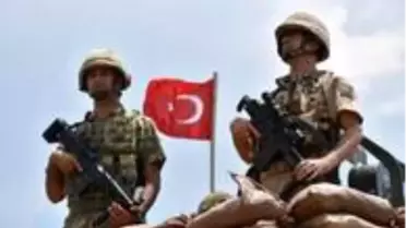 Kahraman baba, oğluyla vatan görevinde! Gösterdiği fedakarlık sonrası yılın babası seçildi