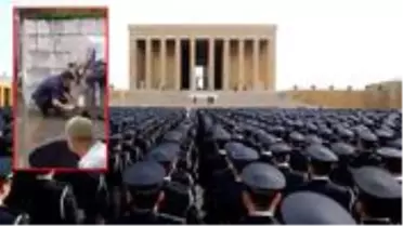 Polisin abdest alan yaşlı adamın çoraplarını ve ayakkabısını giydirmesi beğeni topladı