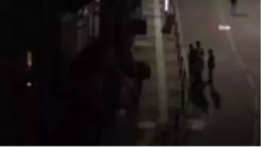 Silahını çıkarıp defalarca ateş etti...O anlar kamerada