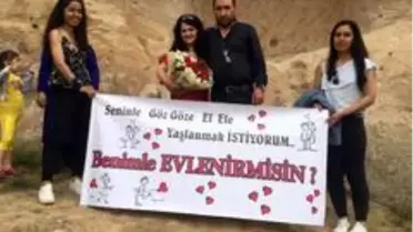 Tarihi bölgede ilginç evlenme teklifi