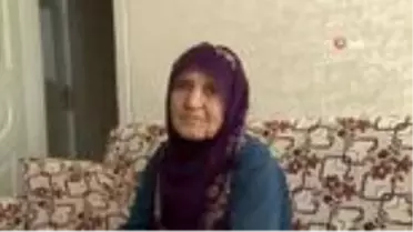 Güllü nine, kayıp kocasını maniler söyleyerek bekliyor