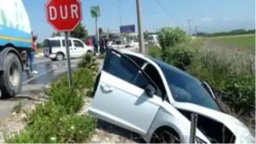 Antalya'da trafik kazası: 2 yaralı