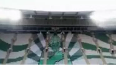 Son dakika haberi: Bursaspor taraftarlarından çöp poşetleriyle 'Timsah' koreografisi